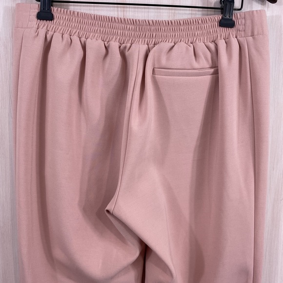 BCBGMaxAzria pink trouser with pockets - Picture 3 of 8
